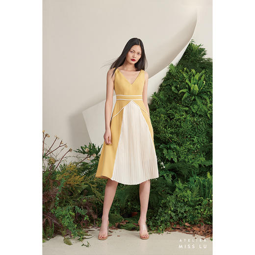 【海岛野梨树】奶黄米白撞色线条V领褶皱连衣裙/0000679 商品图3