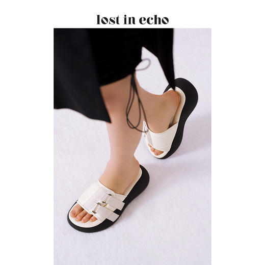 lost in echo 原创设计师品牌 魔术贴面包厚底鳄鱼压纹拖鞋 商品图4