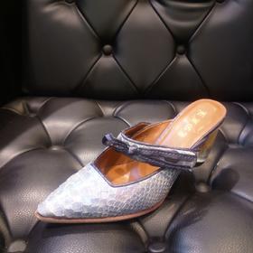 LFGJ  6416  设计师潮流蛇皮鞋拖