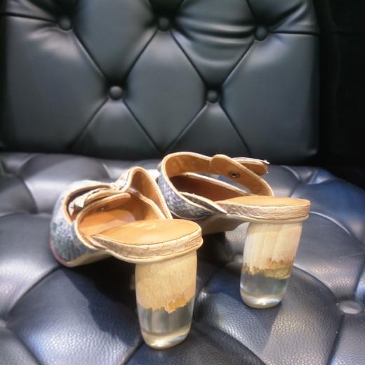 LFGJ  6416  设计师潮流蛇皮鞋拖 商品图8