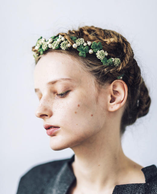 2020新书 刺绣花园 12个月的立体刺绣 [日]小蘑菇 羊毛线立体刺绣花卉植物首饰手工DIY制作教程 家居装饰毛毡布锁边绣技法 商品图3