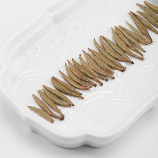 经典·礼盒装福鼎白茶2013年白毫银针200g 商品图3