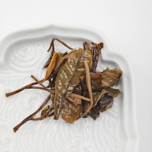 经典·礼盒装老白茶饼2013年白牡丹357g 商品图3