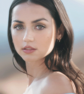  LAMER | 揭秘好莱坞演员 Ana de Armas的挚爱乳霜 