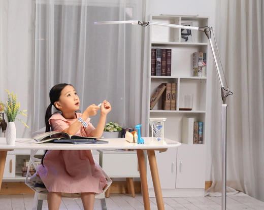 【孩视宝】大面光源双杆高杆落地灯VL701 商品图6