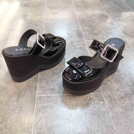 LFGJ 9602 设计师款松糕厚底漆皮拖鞋后空女凉鞋 商品图11