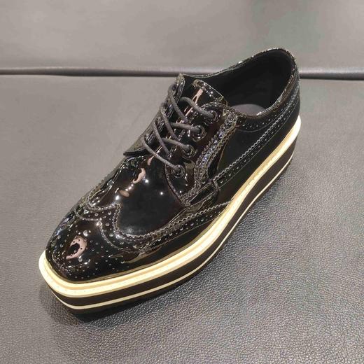 LFGJ 4103  漆皮英伦女鞋布洛克松糕女鞋春季真皮单鞋雕花 商品图0