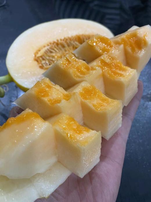 周日取货：【蛋仔派对黄金哈密瓜】一个3.5斤左右，甜蜜香甜，风味浓郁，果肉金黄！ 商品图4