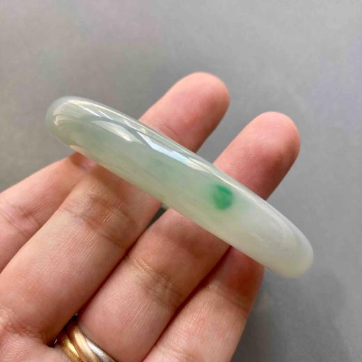 糯冰种化地飘阳绿翡翠圆条手镯54 商品图7