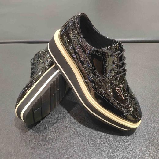 LFGJ 4103  漆皮英伦女鞋布洛克松糕女鞋春季真皮单鞋雕花 商品图2