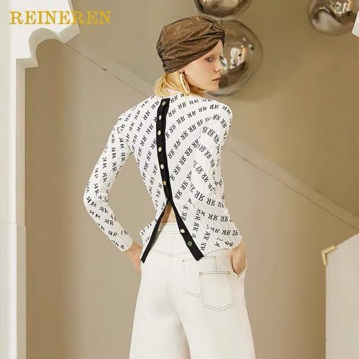 R字母印花后背撞色金扣打底针织上衣 商品图0