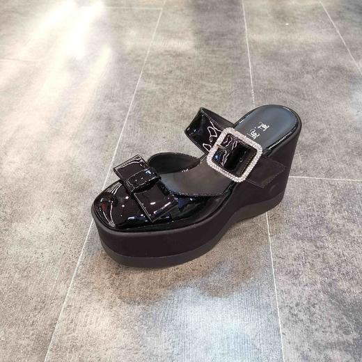 LFGJ 9602 设计师款松糕厚底漆皮拖鞋后空女凉鞋 商品图6