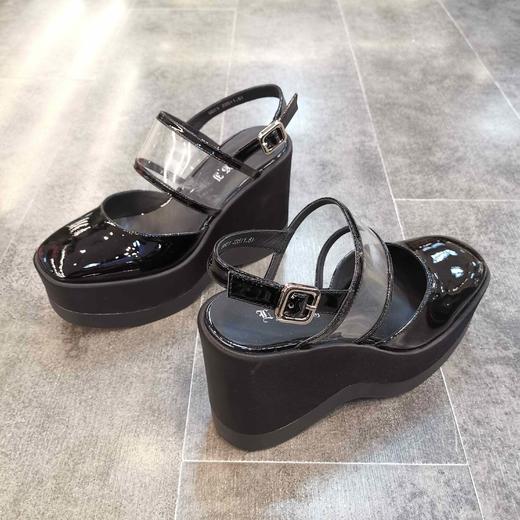 LFGJ 9601 设计师款松糕厚底漆皮凉鞋 商品图5