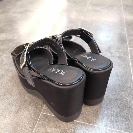 LFGJ 9602 设计师款松糕厚底漆皮拖鞋后空女凉鞋 商品图10