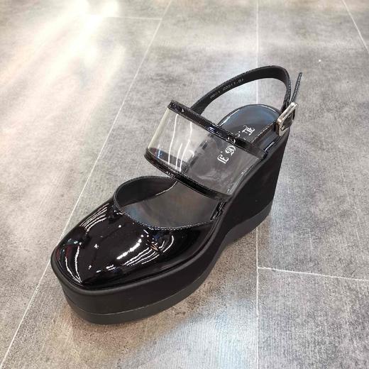 LFGJ 9601 设计师款松糕厚底漆皮凉鞋 商品图0