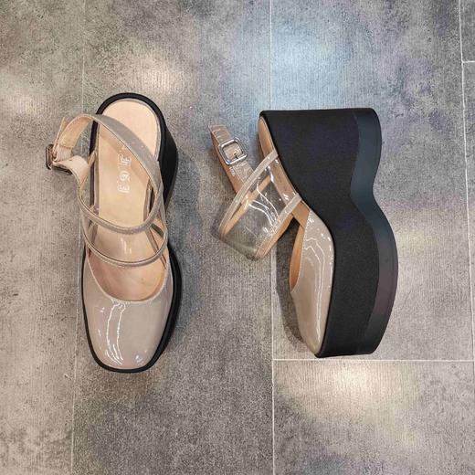 LFGJ 9601 设计师款松糕厚底漆皮凉鞋 商品图9