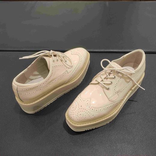 LFGJ 4103  漆皮英伦女鞋布洛克松糕女鞋春季真皮单鞋雕花 商品图11