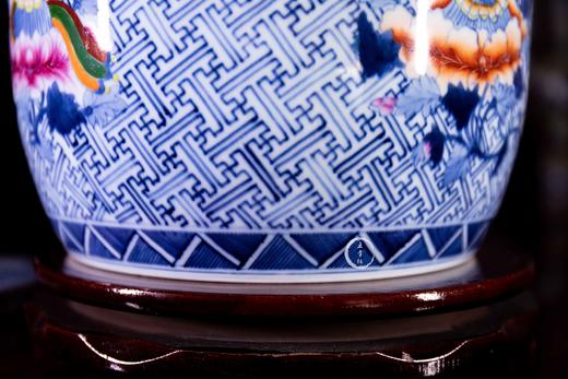 青花斗彩吉祥如意盖罐 商品图2