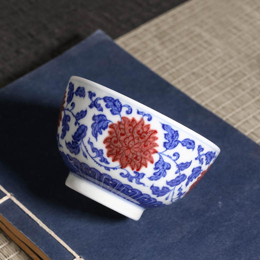 青花釉里红缠枝杯 商品图3