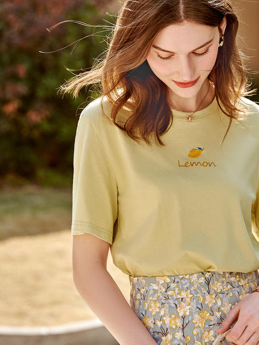 欧芮儿短袖T恤女2021春夏新款水果绣花圆领宽松落肩休闲针织上衣 商品图1