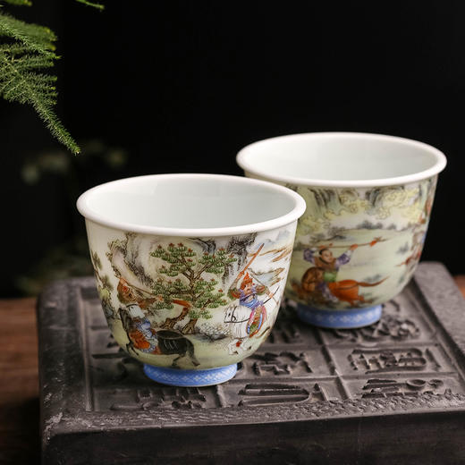 粉彩三国人物杯 商品图1