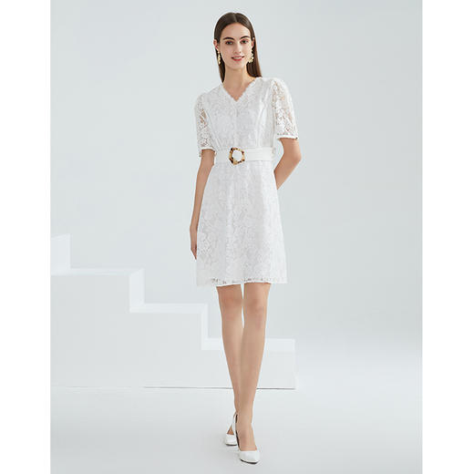 EITIE爱特爱夏季新款简约优雅镂空蕾丝V领气质收腰显瘦连衣裙B2107706 商品图1