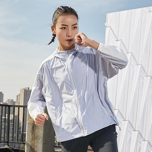 卡尔美 春夏休闲轻薄防晒风衣女运动户外皮肤衣外套潮 商品图3