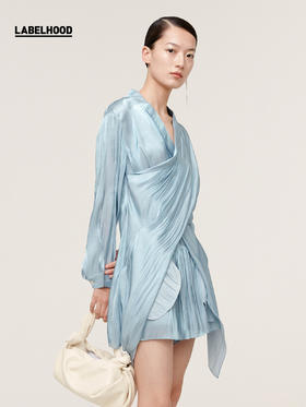 化身一抹月光水泽女神