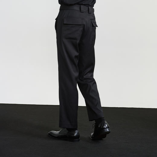 Unawares.FW20 不规则多口袋军事扣腰九分西裤 商品图3