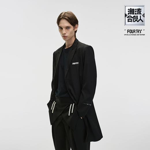 Unawares x FOURTRY 潮流合伙人联名开叉剪裁单排三扣中长款西装 商品图0