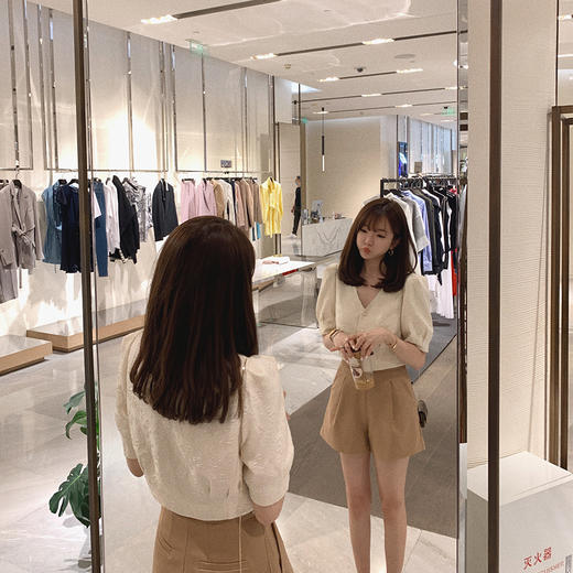 金蘑菇菇【奶油小泡芙】设计感小众收腰短款法式V领 商品图3