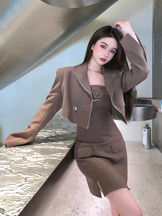 AGAM STUDIO原创 设计感早春咖色毛边西装短外套 商品图0