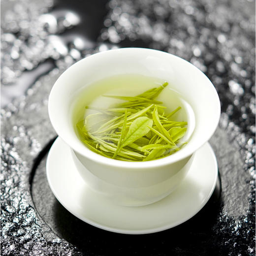 2025新茶 【买一送一】 明前新茶 —小方罐白茶30克1罐装 商品图1