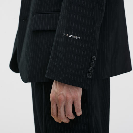 Unawares FW20 捷克钻带镶嵌单排扣条纹西装 商品图3