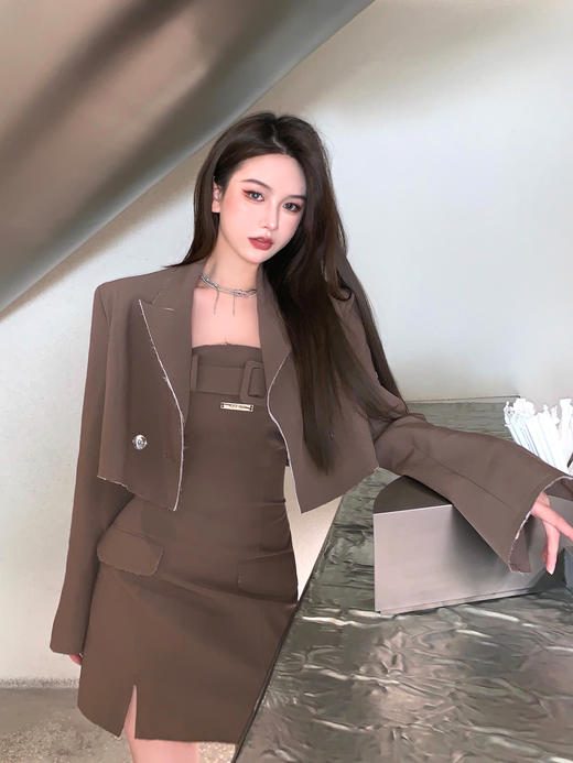 AGAM STUDIO原创 设计感早春咖色毛边西装短外套 商品图3