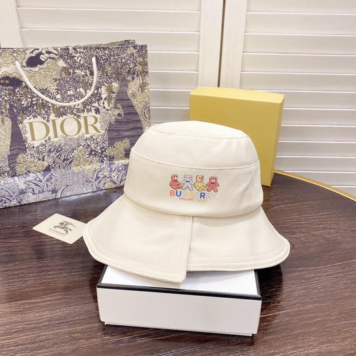 【巴宝莉】2021新款小熊不规则简约风渔夫帽 商品图6