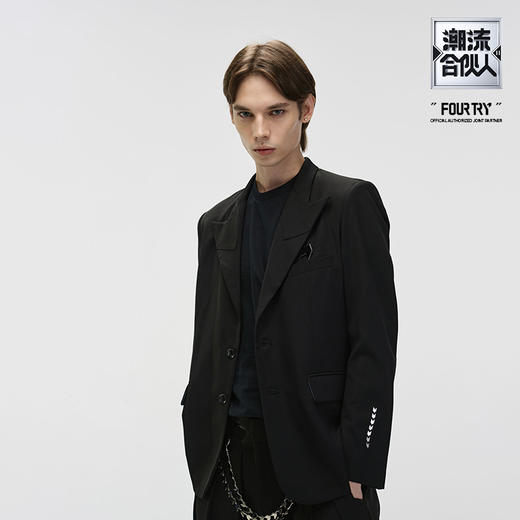 Unawares x FOURTRY 潮流合伙人联名胸针单排扣西装 商品图0