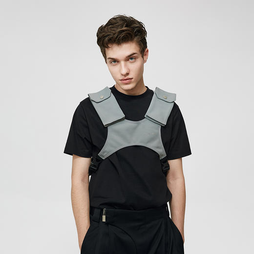 Unawares SS21 多功能口袋军事扣运动背心 商品图2