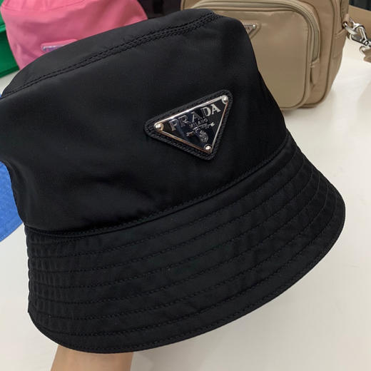 PRADA普拉达经典暗黑锦纶渔夫帽 商品图1