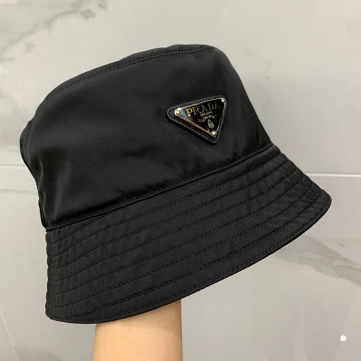 PRADA普拉达经典暗黑锦纶渔夫帽 商品图3