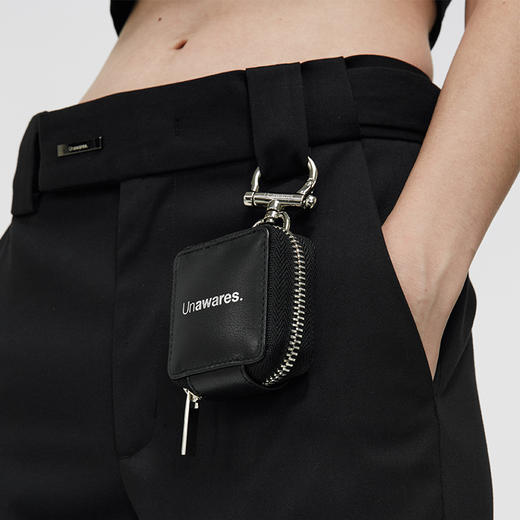 Unawares SS21 头层牛皮定制金属扣耳机包 商品图2