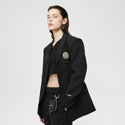 Unawares SS21 金属凸版徽章立体缺失剪裁三排扣西装 商品图2