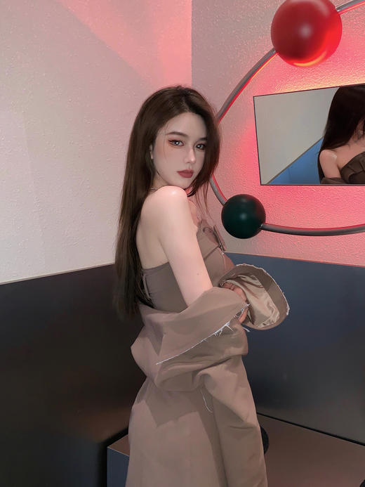 AGAM STUDIO原创 高级质感 早春咖色系带西装毛边抹胸连衣裙 商品图3
