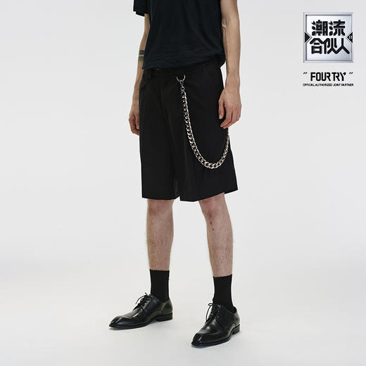 Unawares x FOURTRY 潮流合伙人联名粗挂链单褶短裤 商品图0