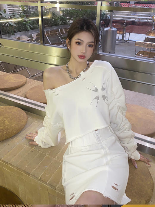 AGAMSTUDIO原创烫钻性感炸街露肩链条短卫衣半裙套装上衣宽松百搭 商品图3