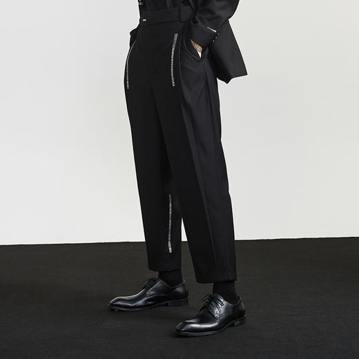 Unawares.FW20 金属片镶嵌单褶九分西裤 商品图0
