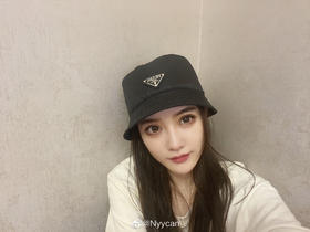 PRADA普拉达经典暗黑锦纶渔夫帽