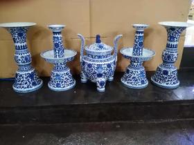 江细宝:青花点工莲托八宝五供