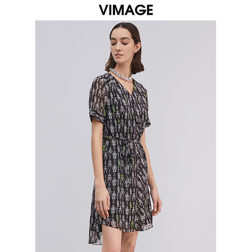 VIMAGE纬漫纪V领几何印花过膝收腰百搭连衣裙VB2107110 商品图1