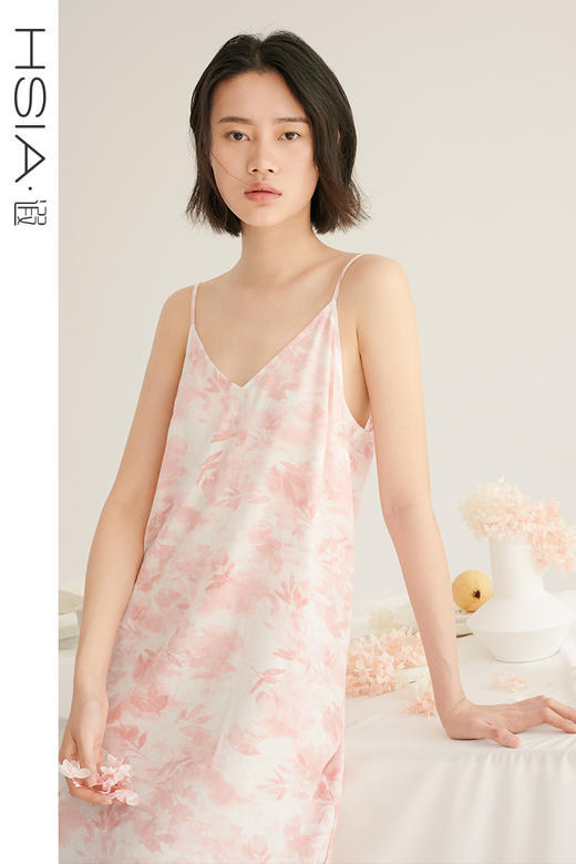 HSIA遐 性感睡裙女夏季新款水墨画印花V领宽松可调节肩带吊带睡衣 商品图5